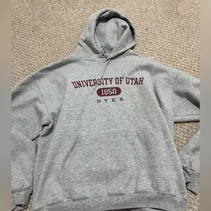University of Utah sweatshirt size xl